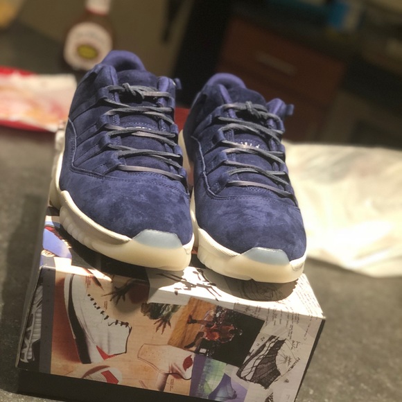 Jordan Retro 11 Jeter Low - Picture 2 of 5